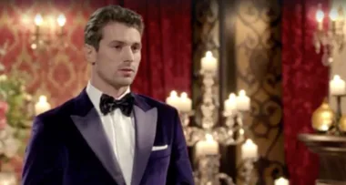 Bachelor star SETS FIRE to presents after being dumped