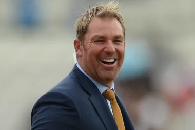 Shane Warne shocks with sleazy online message