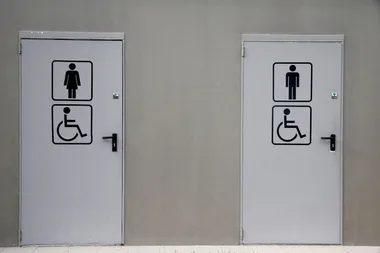 Doctor tells: How to avoid catching a disease from a public toilet