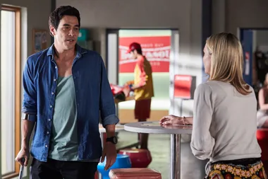 Home And Away: Scarlett leaves Summer Bay