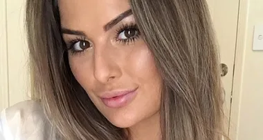 Former MAFS star Cheryl Maitland sizzles in new swimwear snaps