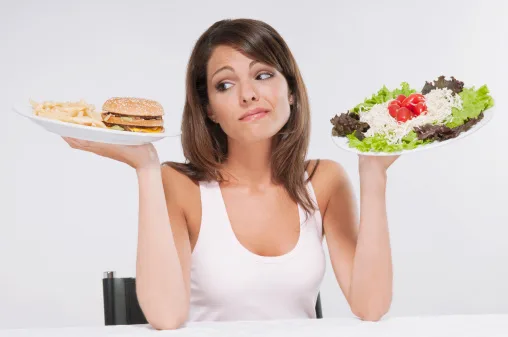 Expert reveals the dining out strategy you need to avoid weight gain