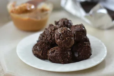 Peanut Butter Chocolate Protein Balls