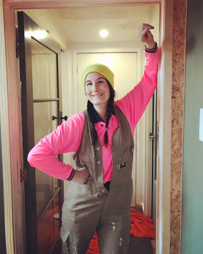 Single mum Charlotte Sapwell built her own tiny home for $13,000