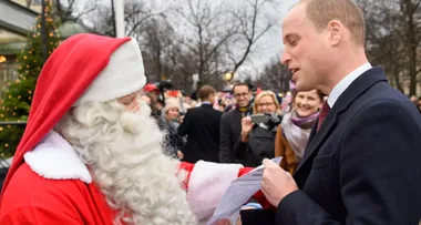Prince William hand delivers Santa Claus Prince George’s Christmas list