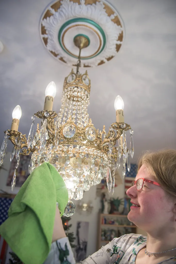 Amanda is in love with her vintage chandelier