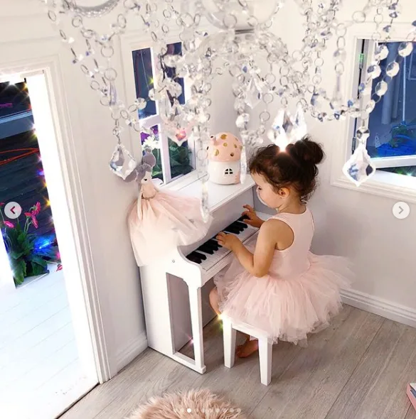 Couple spend $5k building cubby ‘palace’ for 4-year-old