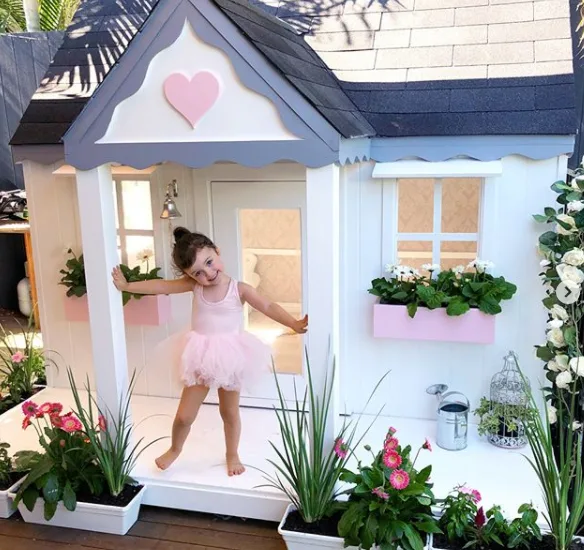Couple spend $5k building cubby ‘palace’ for 4-year-old