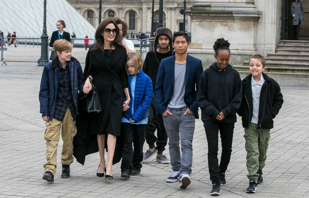 ANGELINA JOLIE AND KIDS