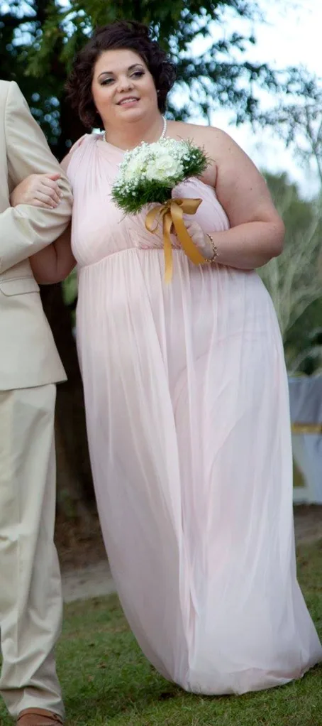 Shrinking bridesmaid tells: &lsquo;How I lost 50kg for the big day