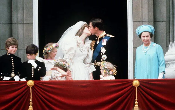 Prince Charles and Princess Diana also shared a kiss on the balcony of Buckingham Palace