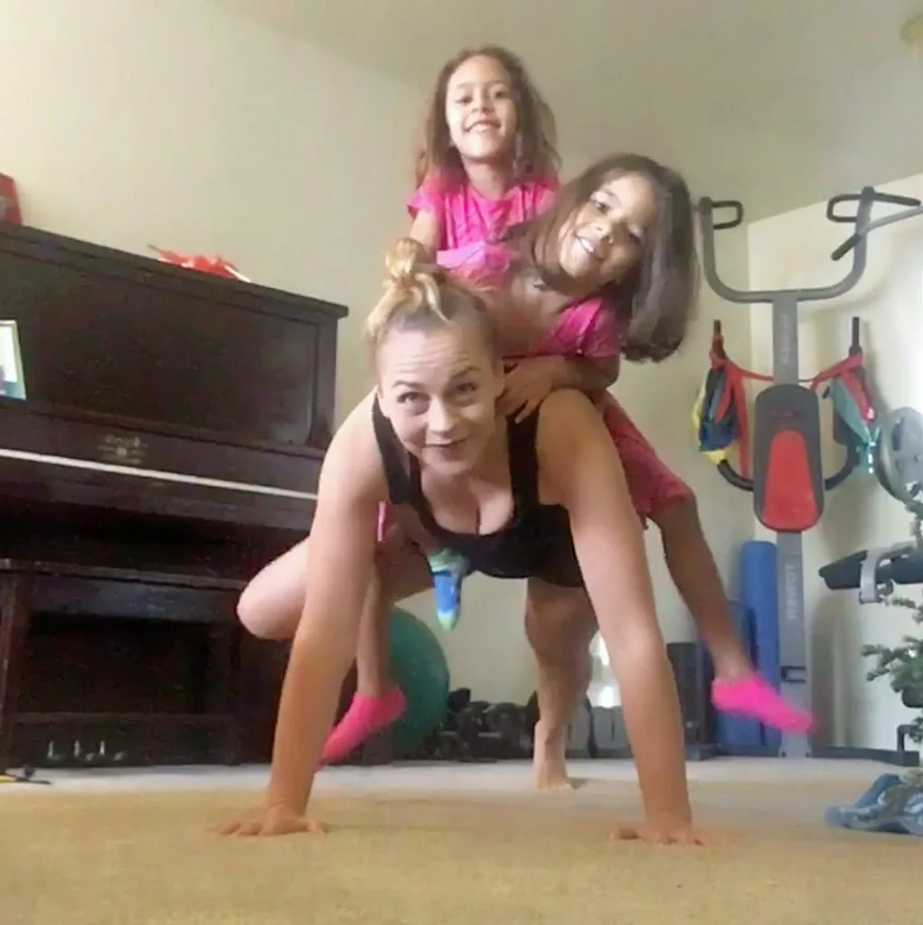 Mum-of-two loses staggering 38kg using her kids as WEIGHTS!