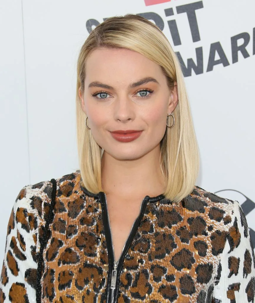 Margot Robbie pictured with shock injury