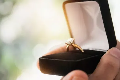 Man asks girlfriend to lose weight before wedding proposal