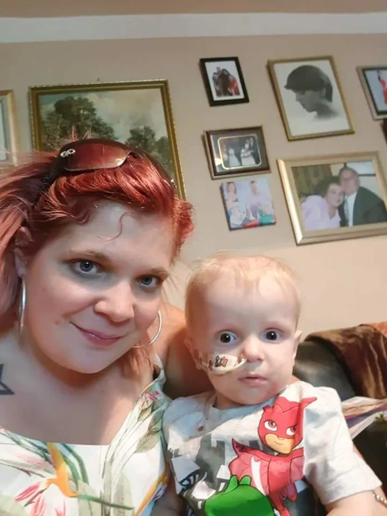 Terminally ill toddler receives 300 birthday cards from strangers during cancer battle