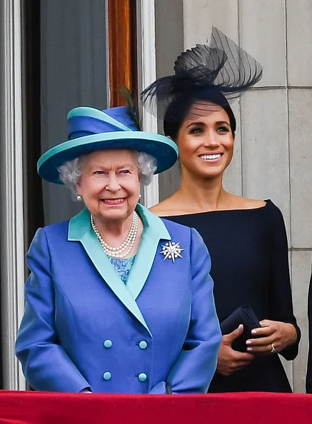 Queen coat mauve or blue