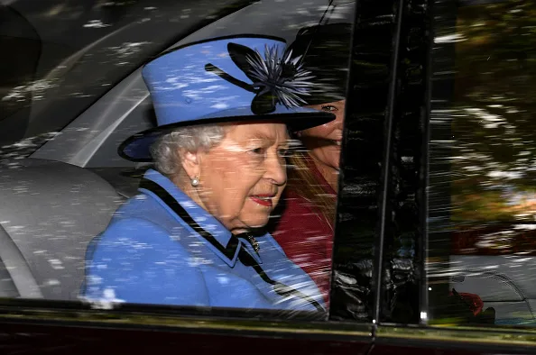 Queen coat mauve or blue