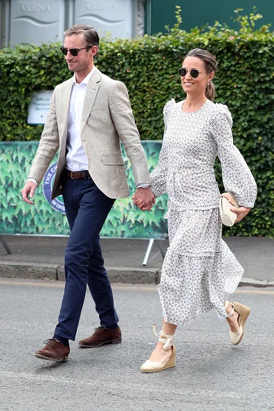 Pippa middleton gives birth