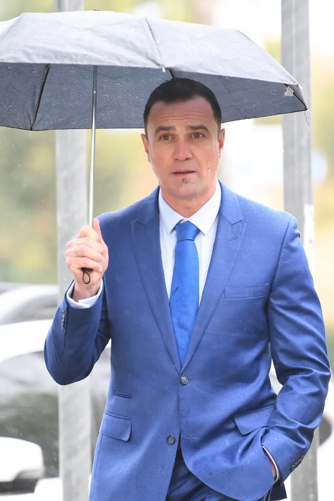 Shannon Noll court