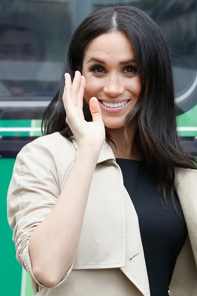 Meghan markle fashion black dress outfit change