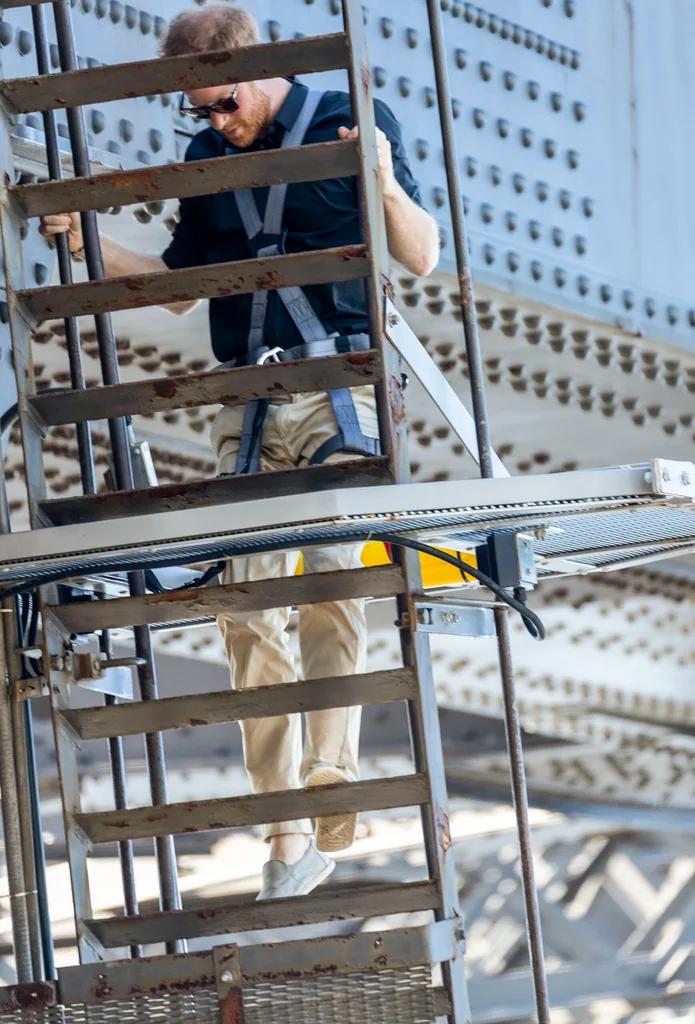 prince harry climbs sydney harbour bridge