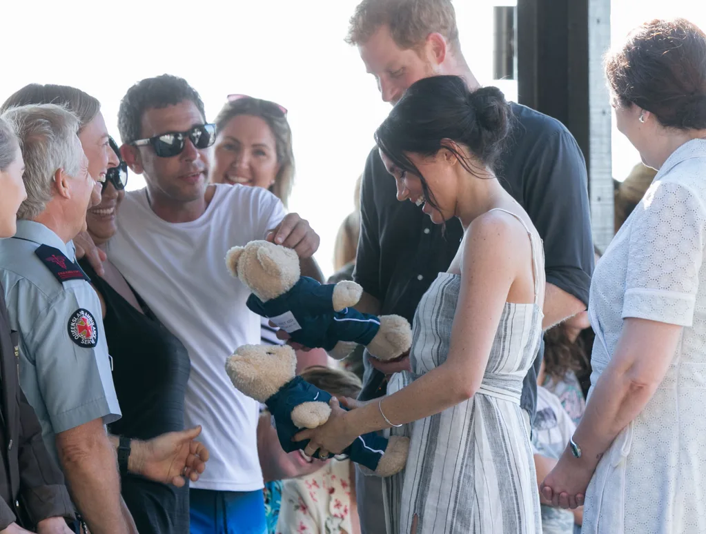 Meghan markle prince harry receive twin teddy bears on fraser island