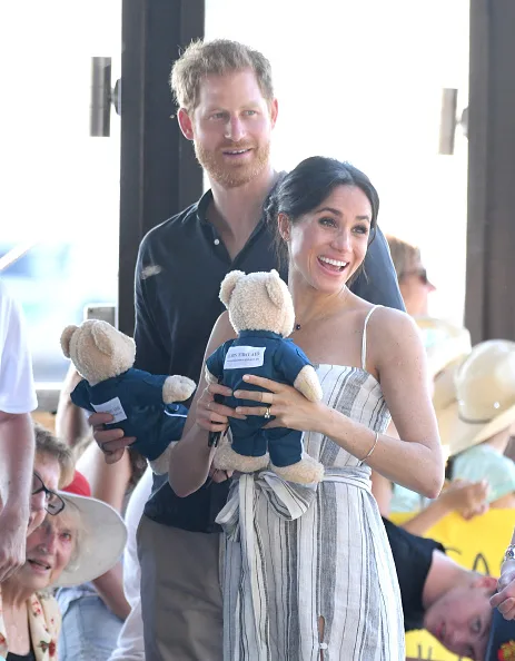 Meghan and Harry receive twin bears
