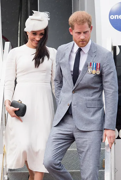meghan markle wears white arriving fiji