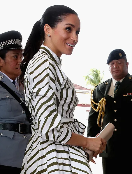 Meghan markle martin grant dress fashion expert verdict