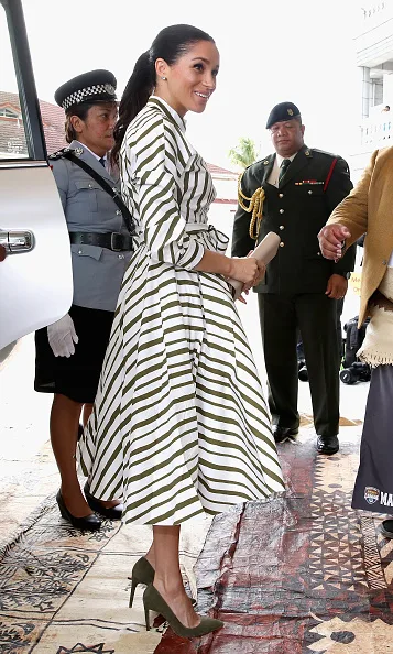 Meghan markle martin grant dress fashion expert verdict