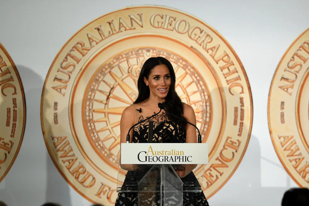 meghan markle wears oscar de la renta gown to australian geographic awards