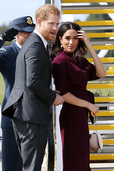 prince harry meghan markle mid air outfit change new zealand