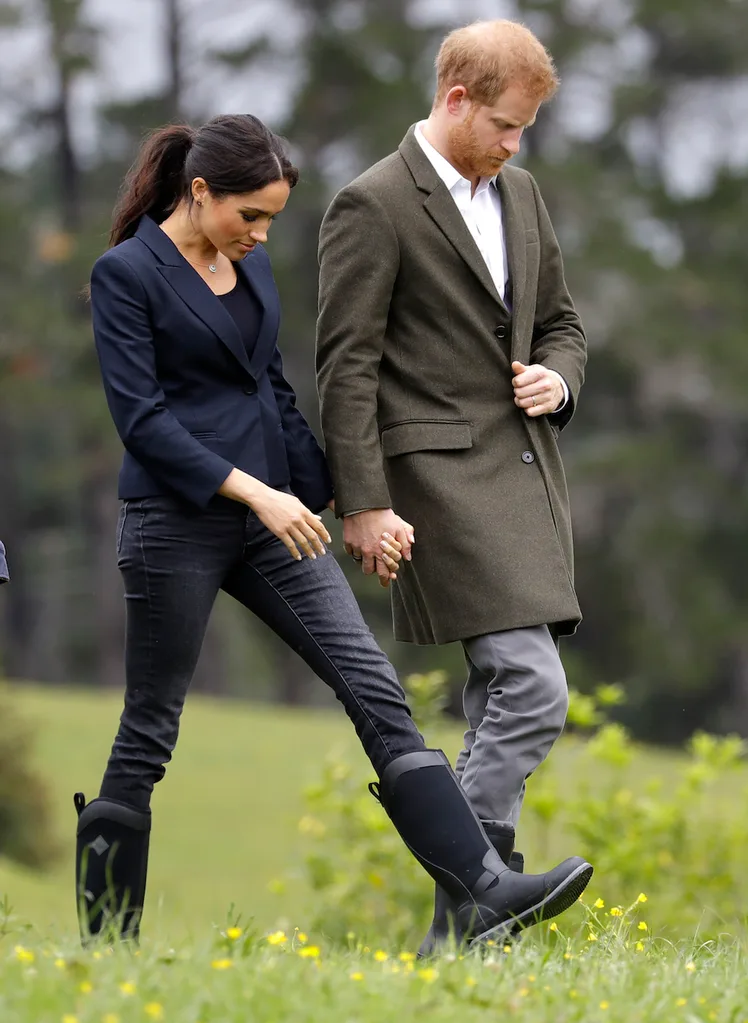 Meghan markle wears jcrew jeans and wellies in nz