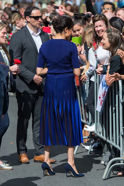 Meghan markle see through dress wardrobe malfunction