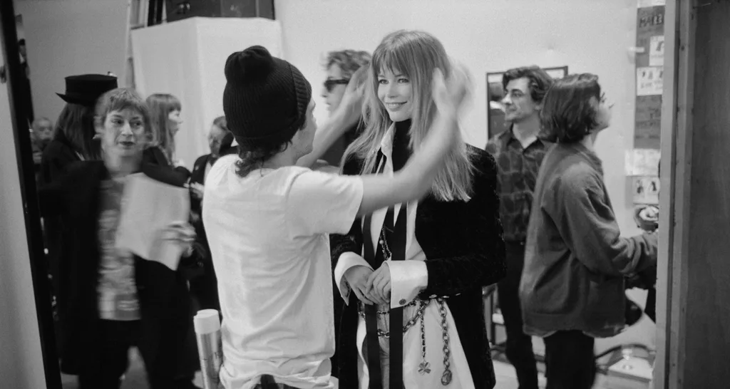 Claudia Schiffer. Model, goddess and owner of damn good hair.
