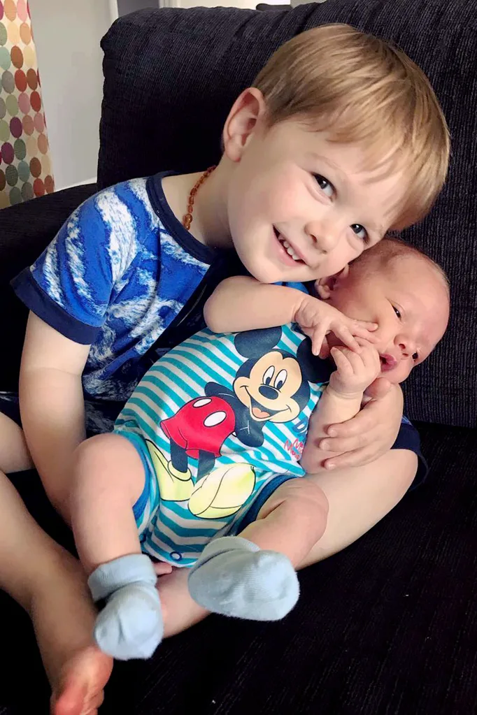 Woolworths frog theme birthday cake goes viral