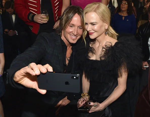 Nicole kidman wears white gown to governors awards
