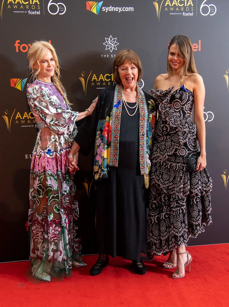 Nicole kidman wears dark glasses after aacta award win