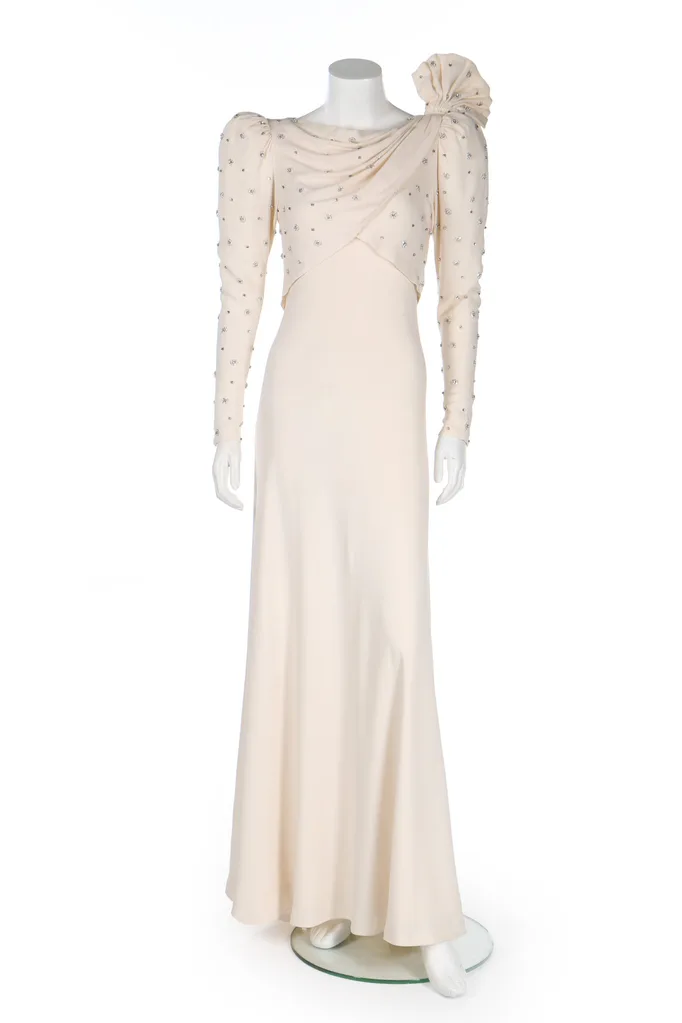 The gown sold at auction for more than £155,000 (Kerry Taylor Auctions)