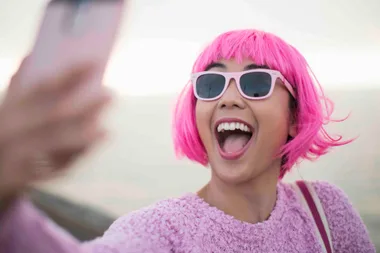How to colour your hair naturally
