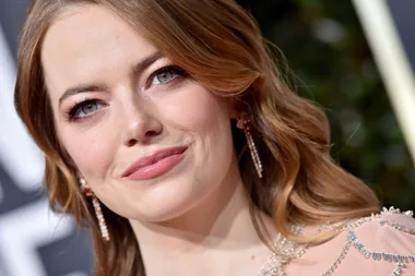 Emma Stone just changed her hair colour and OMG she does not look like this anymore