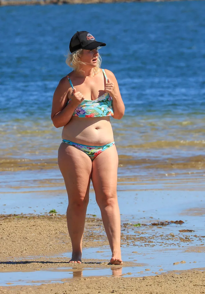 Chezzi denyer bikini photos