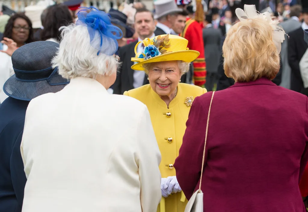 Queen in yellow
