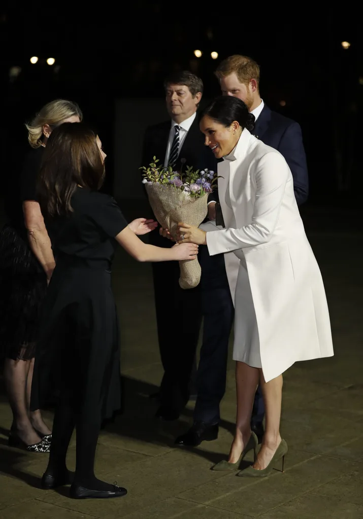 Meghan accepts flowers