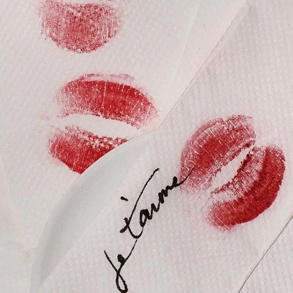 Lipstick kiss
