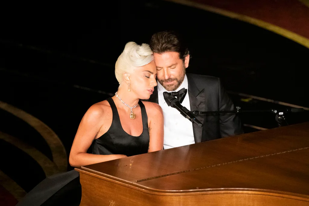 Lady Gaga Bradley Cooper intimate