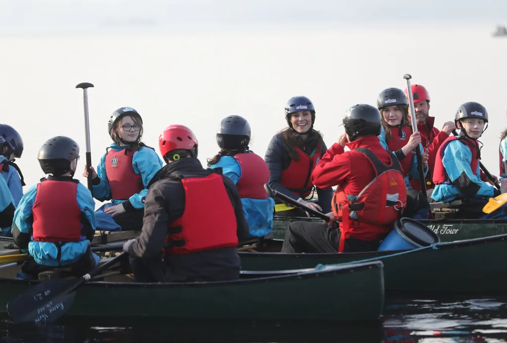Head-to-head in canoe race