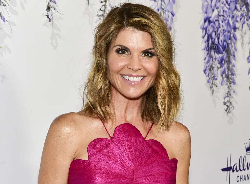 Lori Loughlin bribery scandal