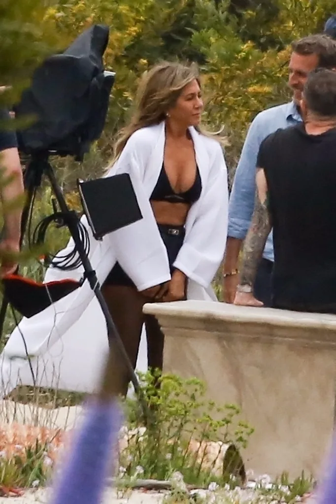 jennifer aniston sexy photoshoot