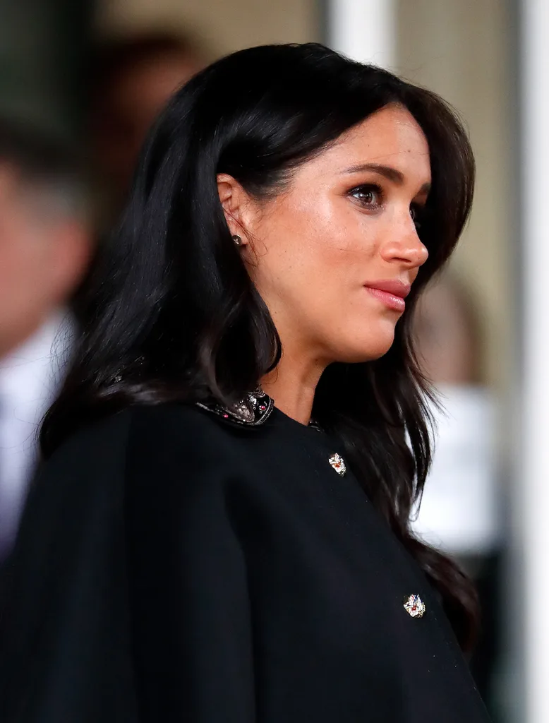 meghan harry flee palace